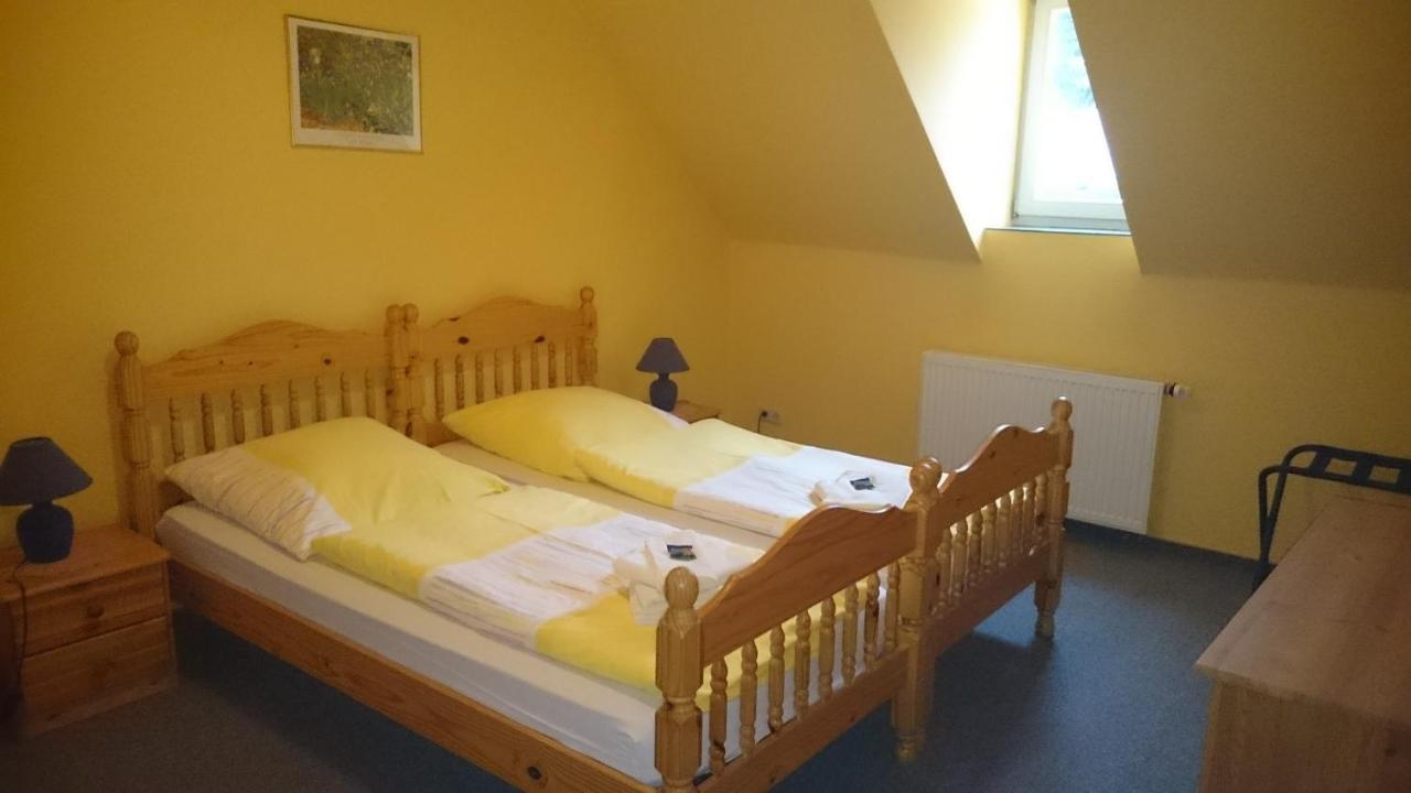Gaststaette Und Pension Felsenthal Tabarz Esterno foto