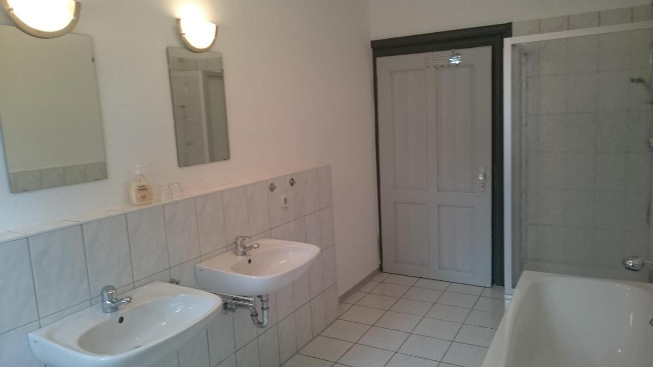 Gaststaette Und Pension Felsenthal Tabarz Esterno foto
