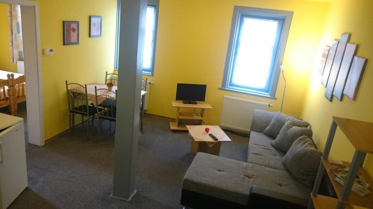 Gaststaette Und Pension Felsenthal Tabarz Esterno foto